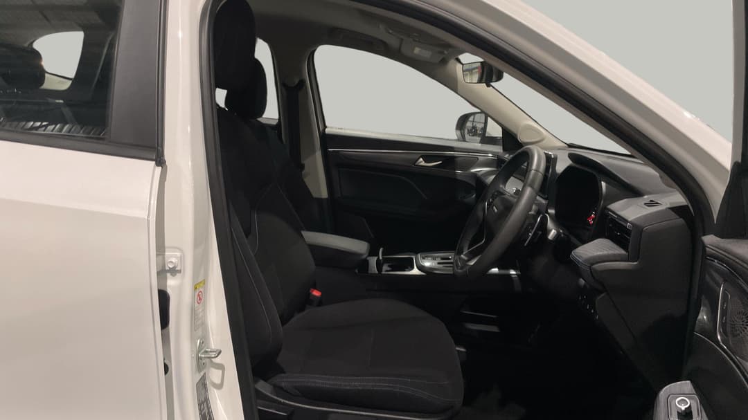 2024 GWM Haval Jolion Premium, Automatic, 19444 km, Right Side Front Door Cabin View