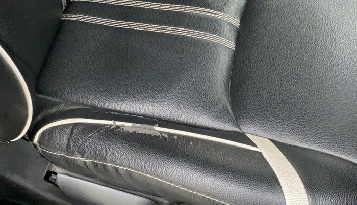 2021 Toyota URBAN CRUISER PREMIUM GRADE AT, Petrol, Automatic, 76,972 km, Driver seat - Cover slightly torn