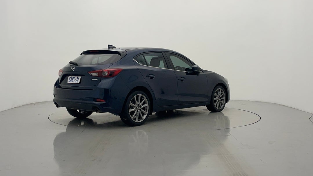 Right Back Diagonal (45- Degree) View