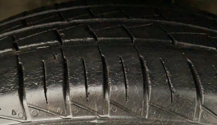 2020 Maruti Alto VXI PLUS, Petrol, Manual, 15,186 km, Right Front Tyre Tread