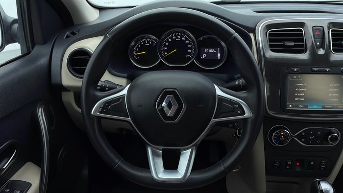 RENAULT SYMBOL-Steering Wheel Close-up