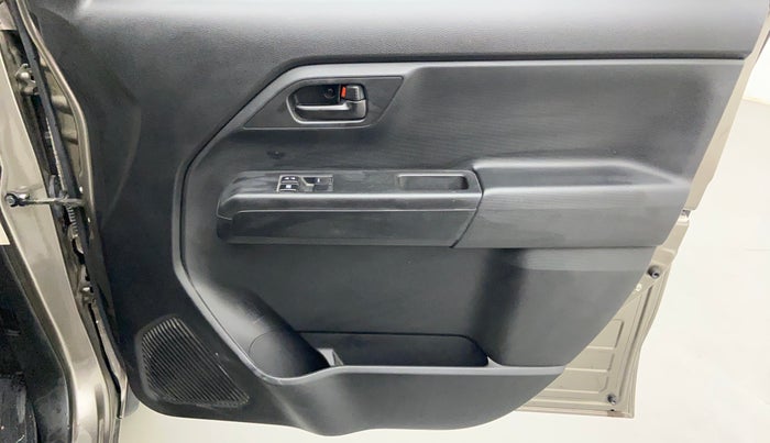 2020 Maruti New Wagon-R 1.0 LXI (O), Petrol, Manual, 2,787 km, Driver Side Door Panels Control
