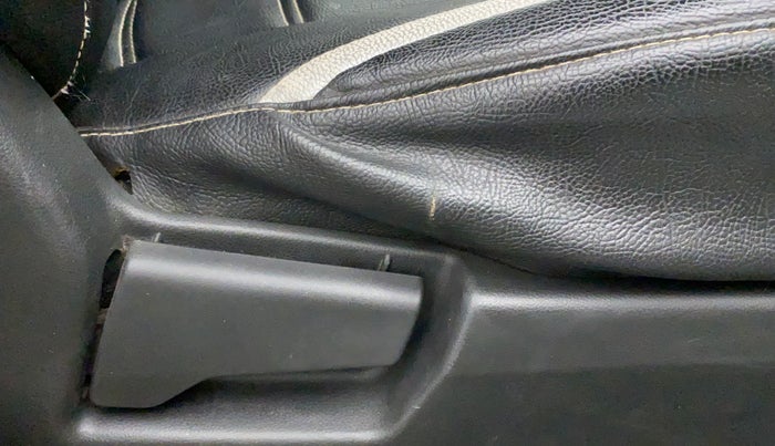 2019 Renault TRIBER RXZ, Petrol, Manual, 53,467 km, Driver Side Adjustment Panel