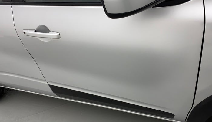 2019 Renault TRIBER RXZ, Petrol, Manual, 53,467 km, Driver-side door - Slightly dented