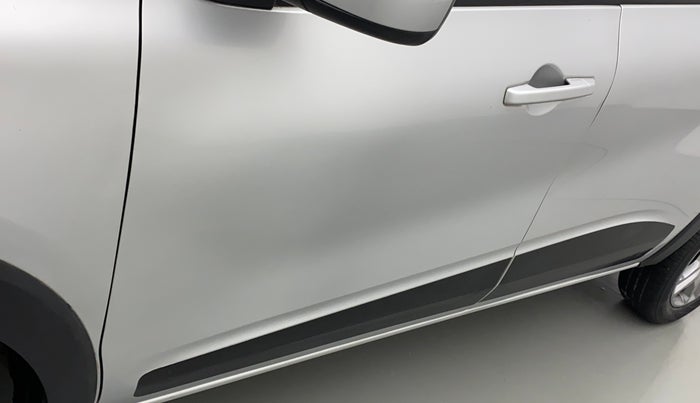 2019 Renault TRIBER RXZ, Petrol, Manual, 53,467 km, Front passenger door - Minor scratches