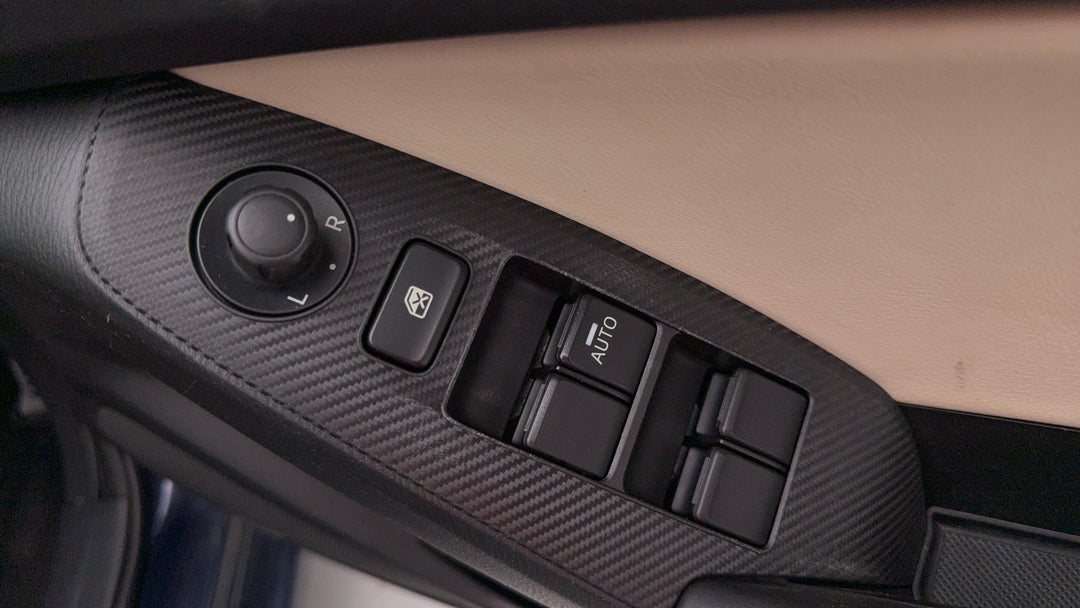 2016 Mazda 3 Sp25 Gt, Automatic, 111428 km, Drivers Side Door Panel Controls