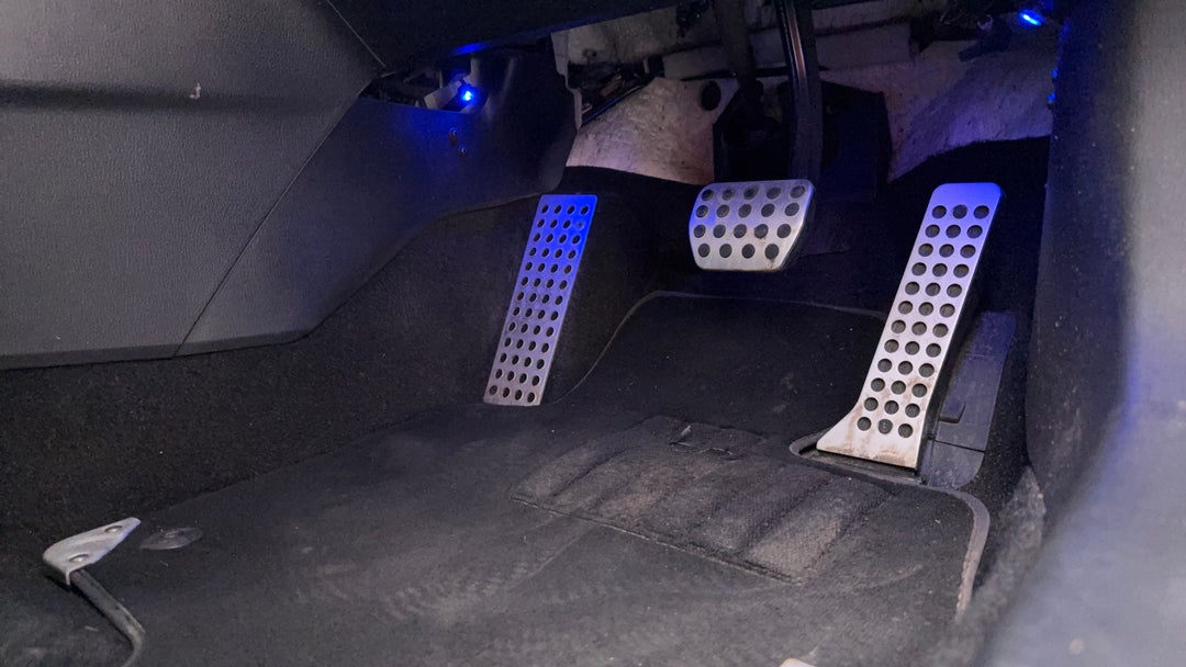 2016 Mazda 3 Sp25 Gt, Automatic, 111428 km, Pedals and Footmat