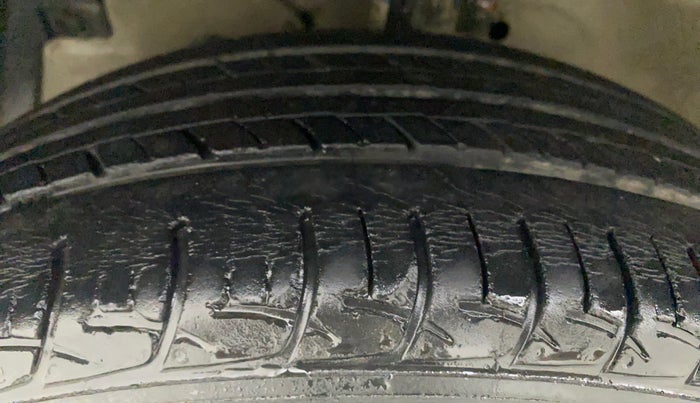 2017 Maruti Swift ZXI, Petrol, Manual, 63,367 km, Left Front Tyre Tread
