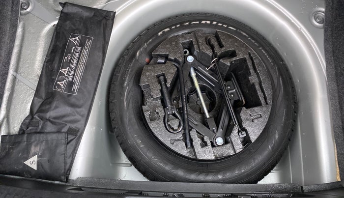 2016 Volkswagen Polo COMFORTLINE 1.2L PETROL, Petrol, Manual, 69,290 km, Spare Tyre