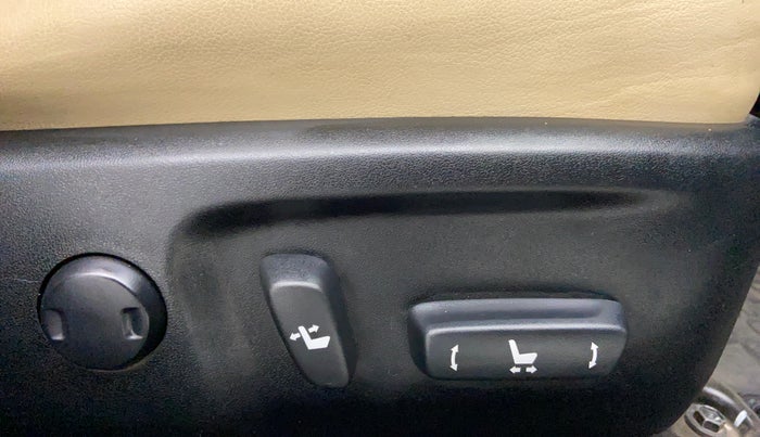 2018 Toyota Corolla Altis VL AT, Petrol, Automatic, 35,153 km, Driver Side Adjustment Panel