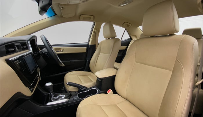 2018 Toyota Corolla Altis VL AT, Petrol, Automatic, 35,153 km, Right Side Front Door Cabin