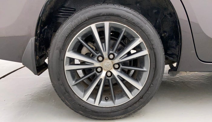 2018 Toyota Corolla Altis VL AT, Petrol, Automatic, 35,153 km, Right Rear Wheel