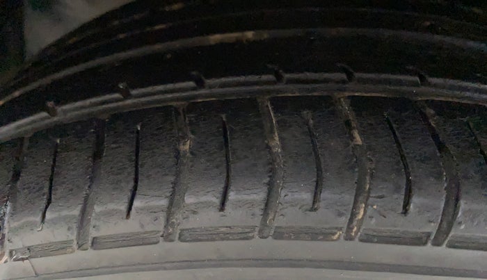 2018 Toyota Corolla Altis VL AT, Petrol, Automatic, 35,153 km, Left Front Tyre Tread
