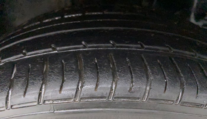 2018 Toyota Corolla Altis VL AT, Petrol, Automatic, 35,153 km, Right Front Tyre Tread