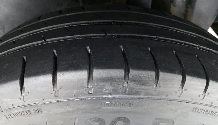 2013 Maruti Swift VXI D, Petrol, Manual, 56,313 km, Left Rear Tyre Tread