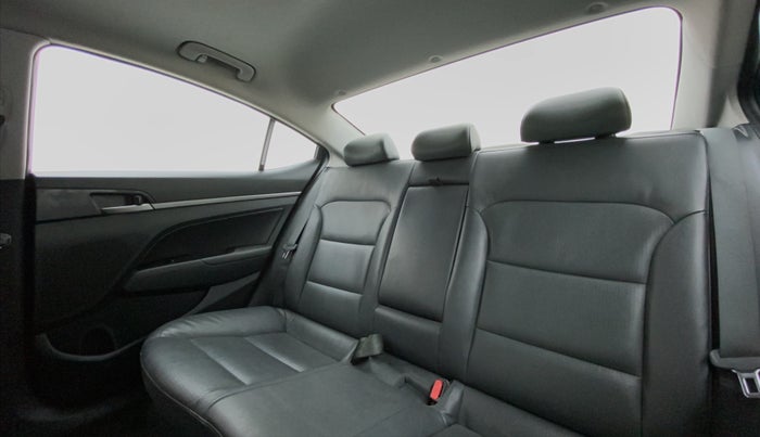 2017 Hyundai New Elantra 1.6 SX AT O, Diesel, Automatic, 66,526 km, Right Side Rear Door Cabin