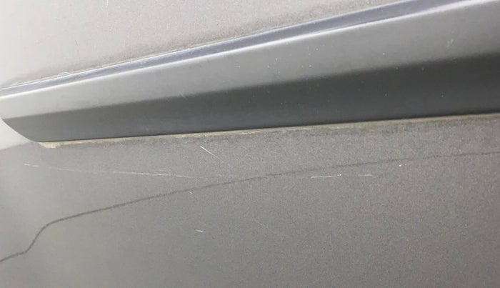 2014 Maruti Ertiga VXI, Petrol, Manual, 53,766 km, Front passenger door - Minor scratches