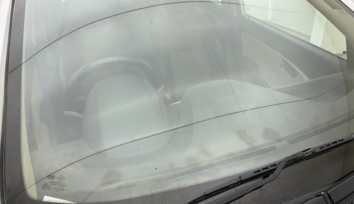 2014 Hyundai Eon MAGNA +, Petrol, Manual, 36,081 km, Front windshield - Minor spot on windshield