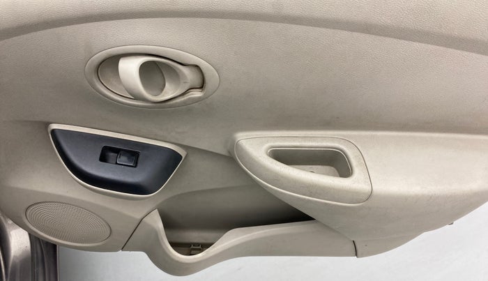 2016 Datsun Go T, Petrol, Manual, 64,169 km, Driver Side Door Panels Control