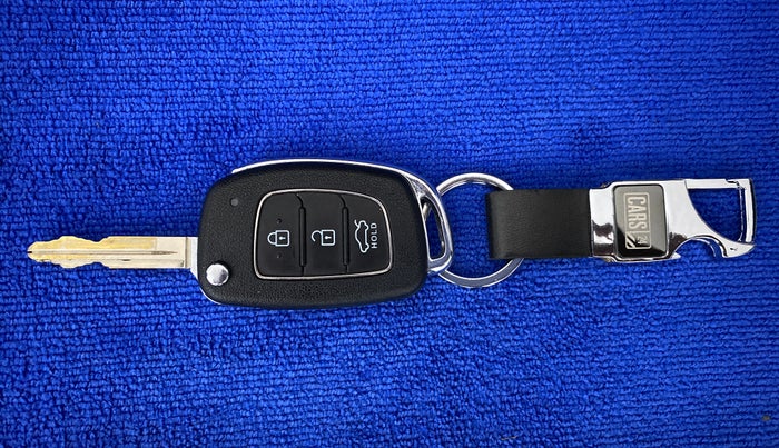 2020 Hyundai GRAND I10 NIOS MAGNA 1.2 MT, Petrol, Manual, 13,286 km, Key Close Up