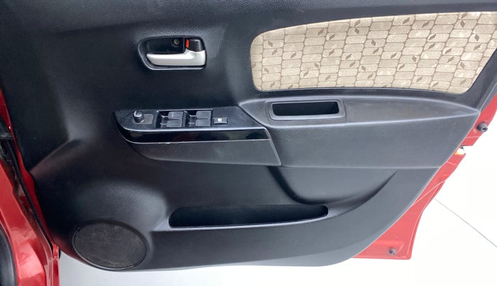 2017 Maruti Wagon R 1.0 VXI, Petrol, Manual, 82,476 km, Driver Side Door Panels Control