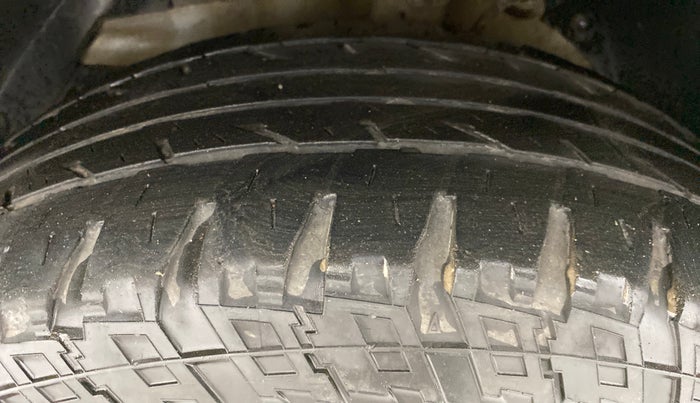 2015 Mahindra XUV500 W4 4X2, Diesel, Manual, 80,786 km, Left Front Tyre Tread