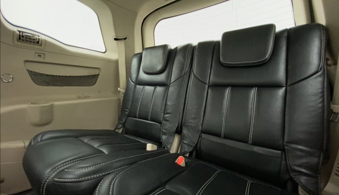2015 Mahindra XUV500 W4 4X2, Diesel, Manual, 80,786 km, Third Seat Row ( optional )