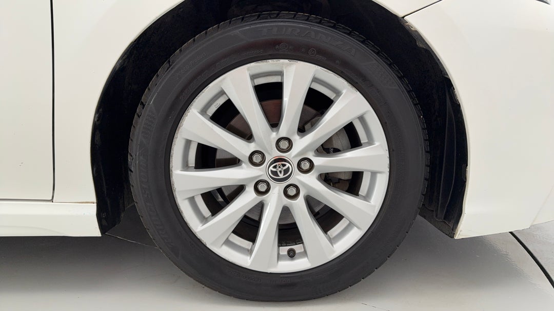 2020 Toyota Camry Ascent Sport, Automatic, 103887 km, Right Front Wheel