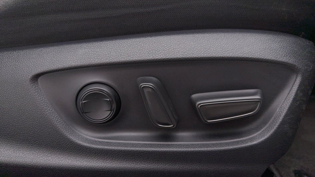 2020 Toyota Camry Ascent Sport, Automatic, 103887 km, Drivers Side Adjustment Panel