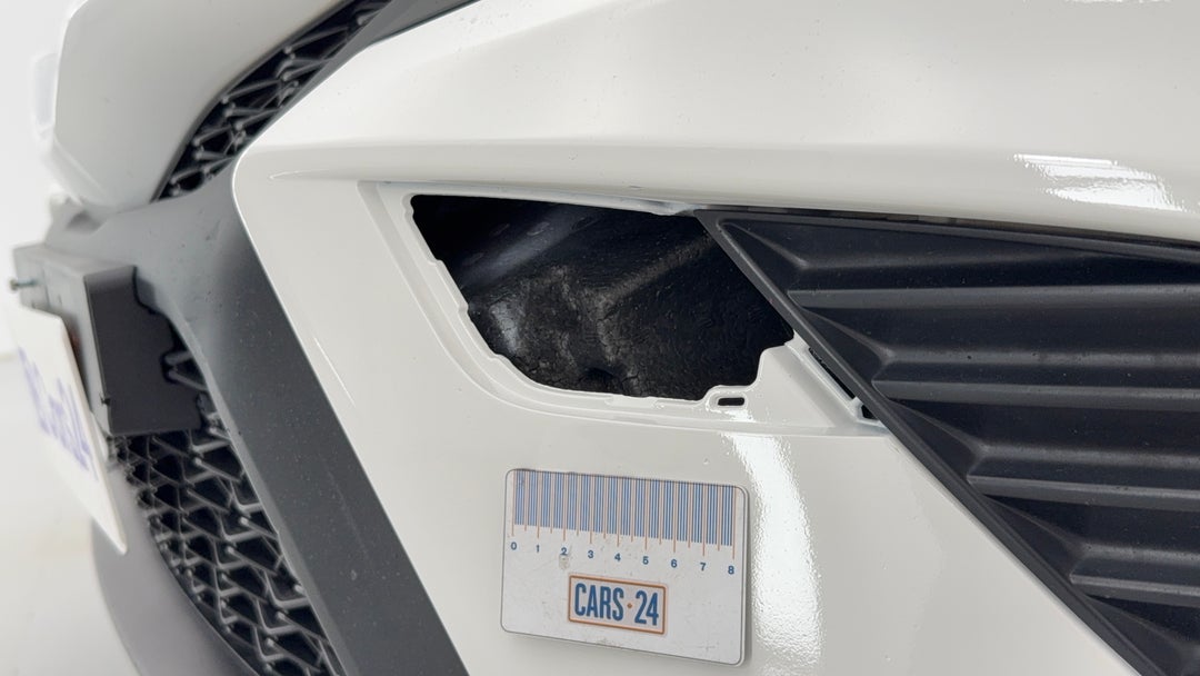 2020 Toyota Camry Ascent Sport, Automatic, 103887 km, Bumper Front Tow hook cover missing/broken