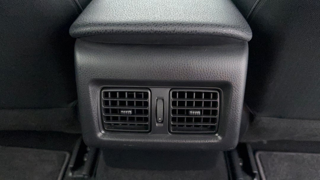 2020 Toyota Camry Ascent Sport, Automatic, 103887 km, Rear A/C Vent