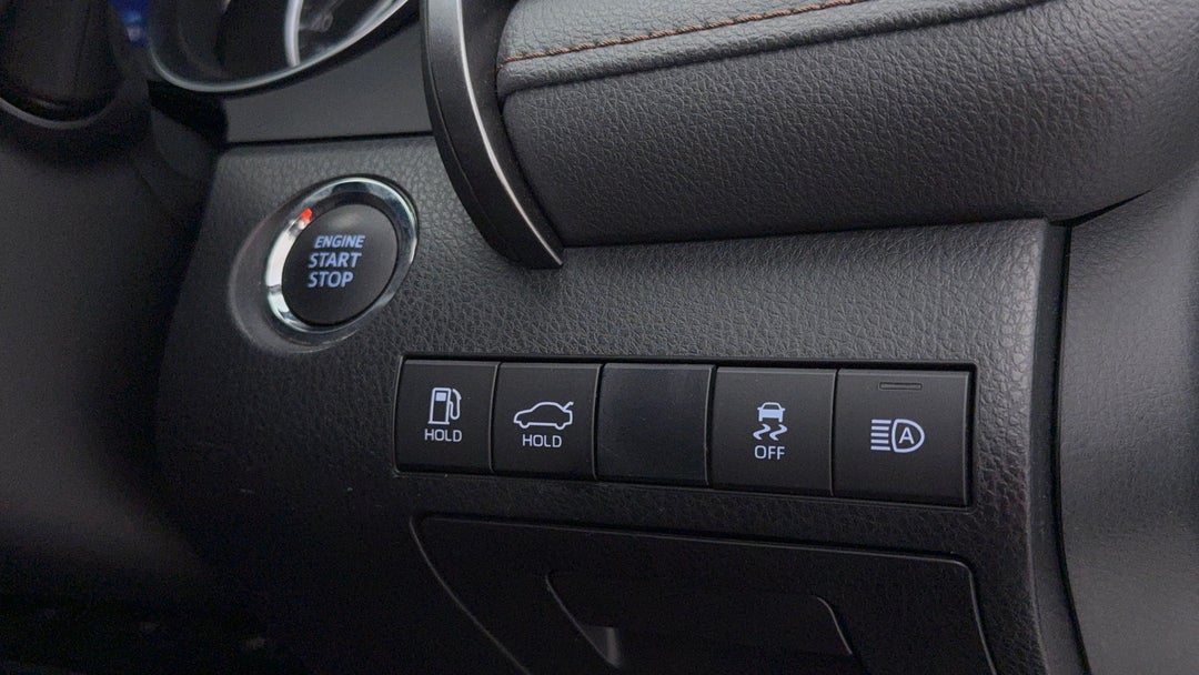 2020 Toyota Camry Ascent Sport, Automatic, 103887 km, Utility Switches/Buttons