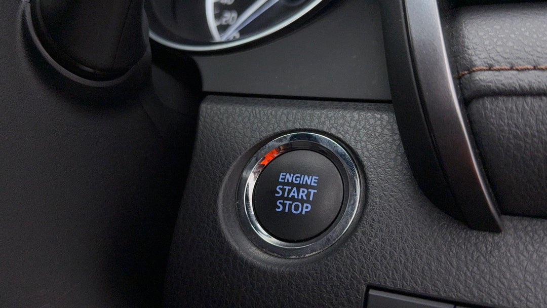 2020 Toyota Camry Ascent Sport, Automatic, 103887 km, Keyless / Button Start