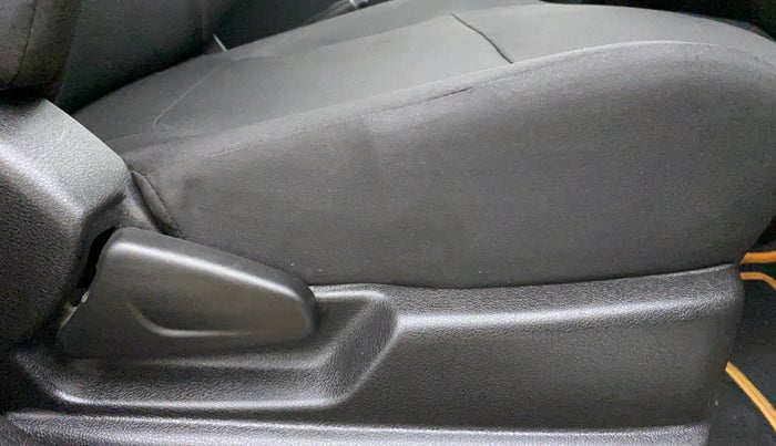2017 Renault Kwid RXT, Petrol, Manual, 1,111 km, Driver Side Adjustment Panel