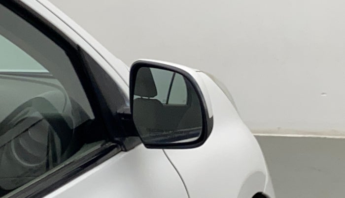 2014 Nissan Micra XV CVT, Petrol, Automatic, 35,409 km, Right rear-view mirror - Mirror motor not working