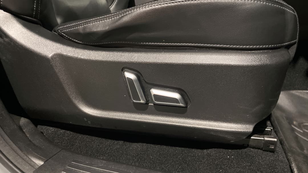 2022 GWM Ute Cannon-l (4x4), Automatic, 60976 km, Drivers Side Adjustment Panel