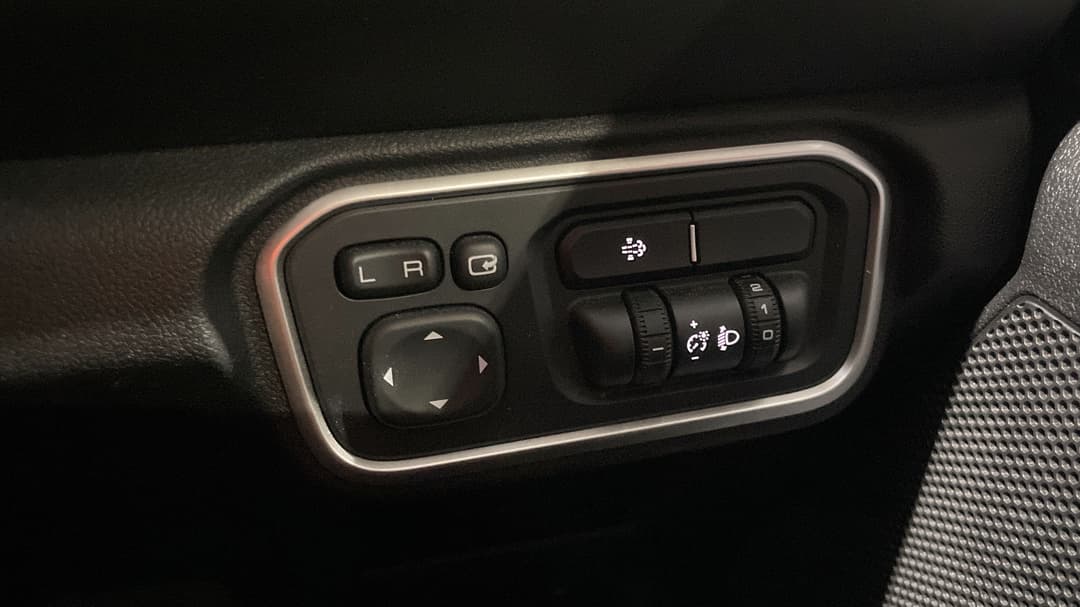 2022 GWM Ute Cannon-l (4x4), Automatic, 60976 km, Utility Switches/Buttons