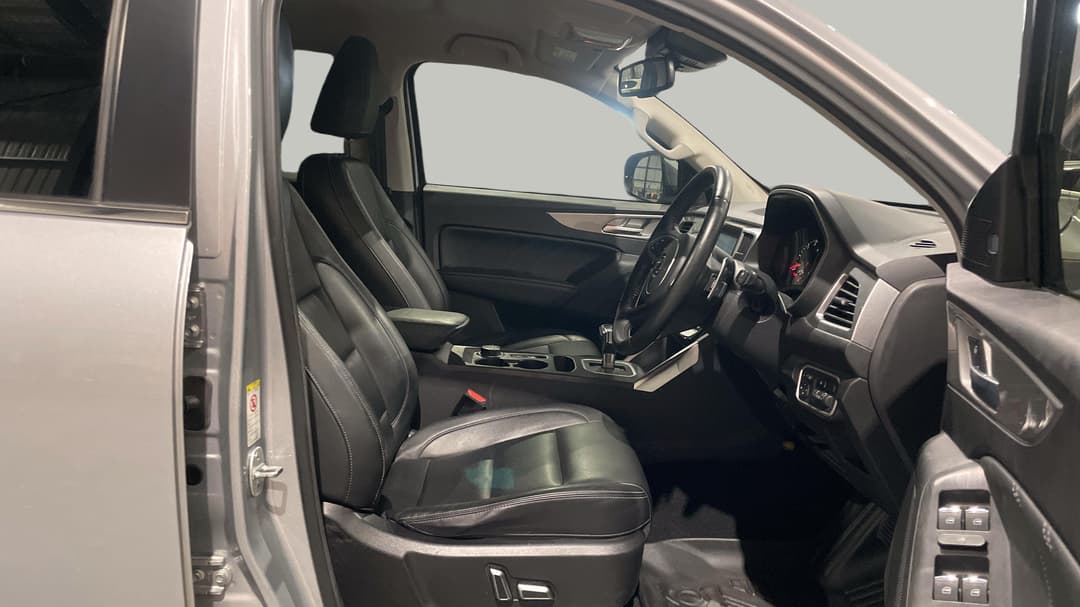 2022 GWM Ute Cannon-l (4x4), Automatic, 60976 km, Right Side Front Door Cabin View