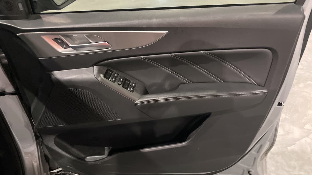2022 GWM Ute Cannon-l (4x4), Automatic, 60976 km, Speaker View