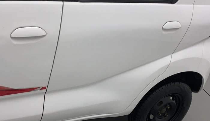 2016 Datsun Redi Go S, Petrol, Manual, 61,818 km, Rear left door - Graphic sticker