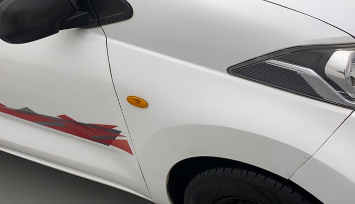 2016 Datsun Redi Go S, Petrol, Manual, 61,818 km, Right fender - Slight discoloration