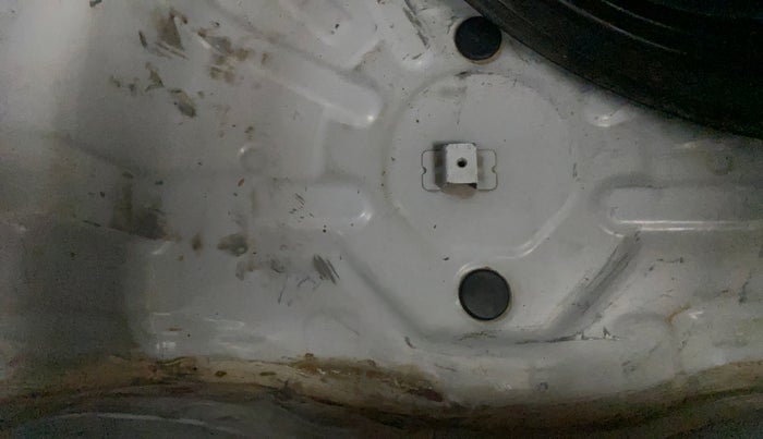 2016 Datsun Redi Go S, Petrol, Manual, 61,818 km, Boot floor - Slightly dented