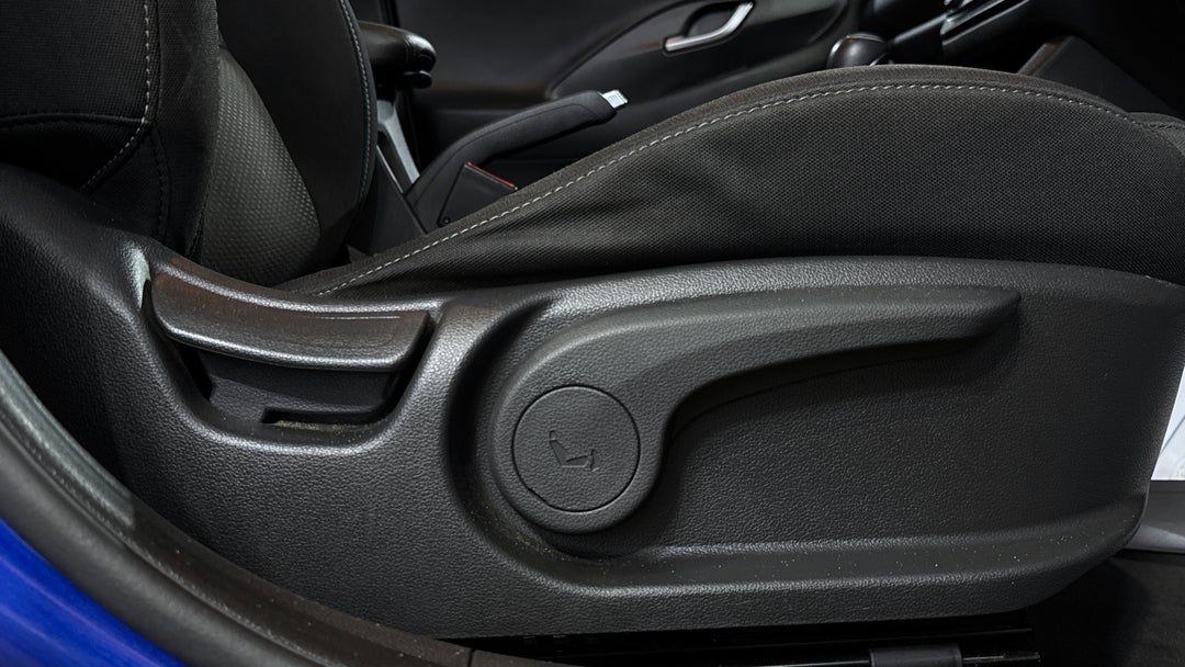 2018 Hyundai i30 Active, Automatic, 131802 km, Drivers Side Adjustment Panel