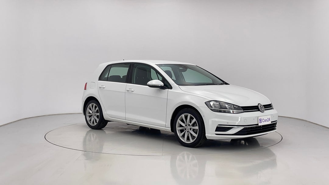 2018 Volkswagen Golf 110 Tsi Comfortline, Automatic, 41687 km, Right Front Diagonal (45- Degree) View