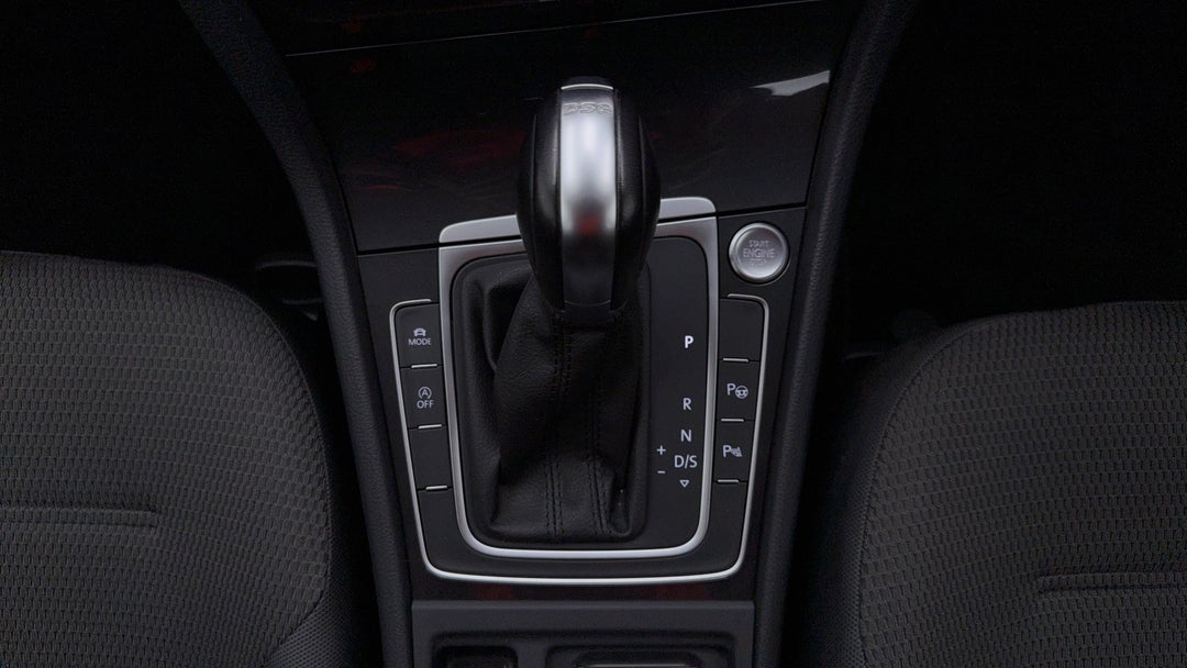 2018 Volkswagen Golf 110 Tsi Comfortline, Automatic, 41687 km, Gear Lever 