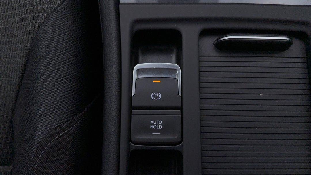 2018 Volkswagen Golf 110 Tsi Comfortline, Automatic, 41687 km, Handbrake