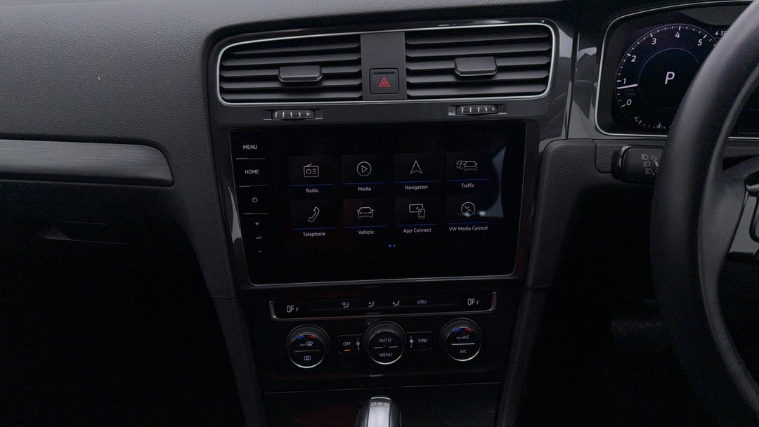 2018 Volkswagen Golf 110 Tsi Comfortline, Automatic, 41687 km, Center Console