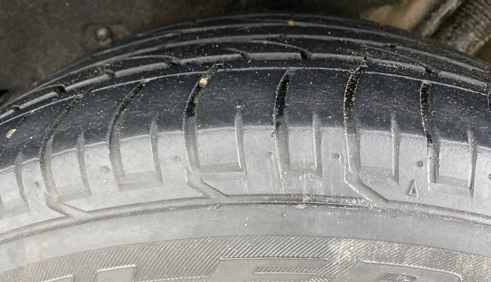 2018 Mahindra MARAZZO M8 7 STR, Diesel, Manual, 32,923 km, Left Rear Tyre Tread