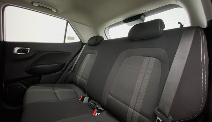 2020 Hyundai VENUE 1.0L Turbo GDI SX MT, Petrol, Manual, 67,527 km, Right Side Rear Door Cabin