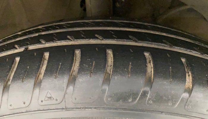 2021 Maruti Swift VXI, Petrol, Manual, 28,902 km, Right Front Tyre Tread